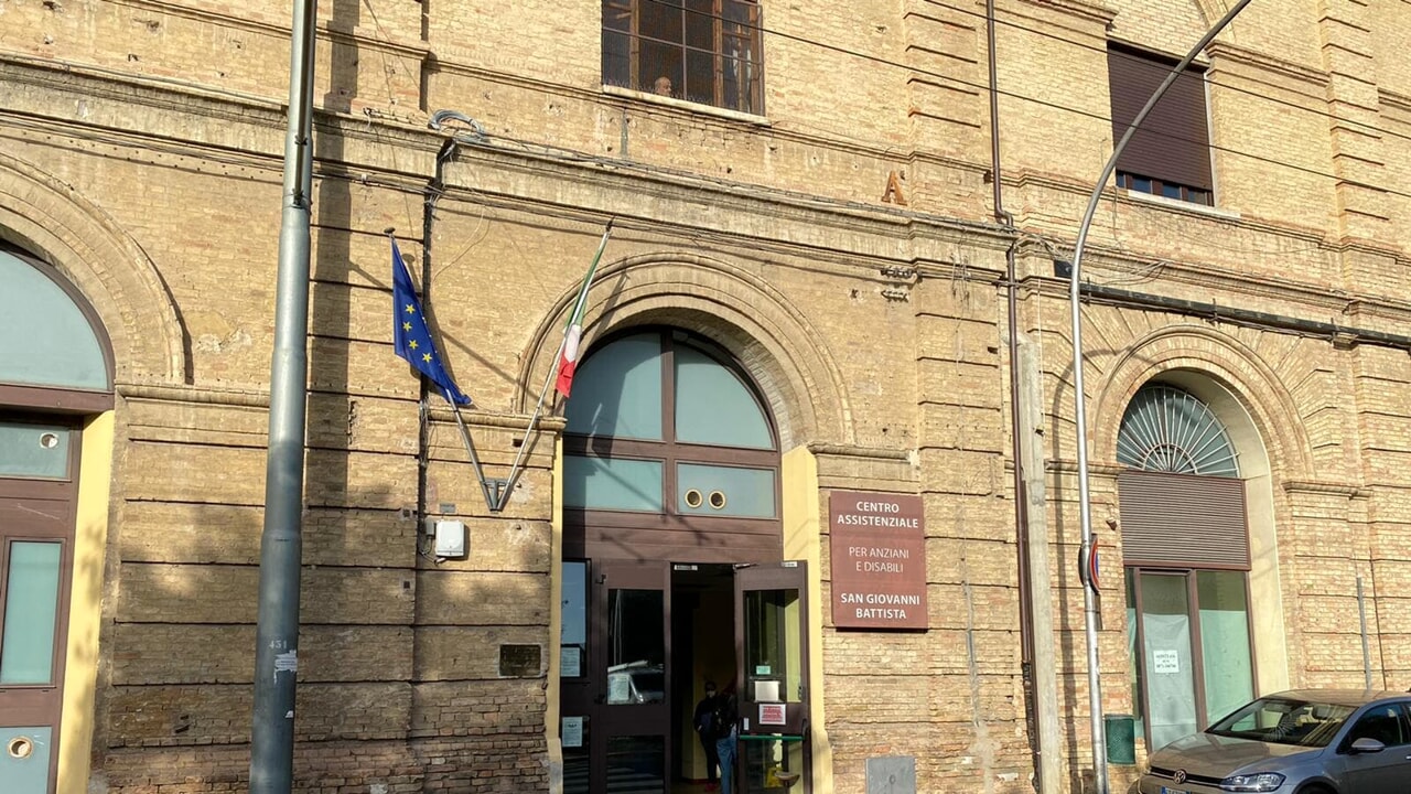 Immagine raffigurante notizia - ASP San Giovanni Battista, il Comune anticipa le somme per pagare gli stipendi agli operatori. 