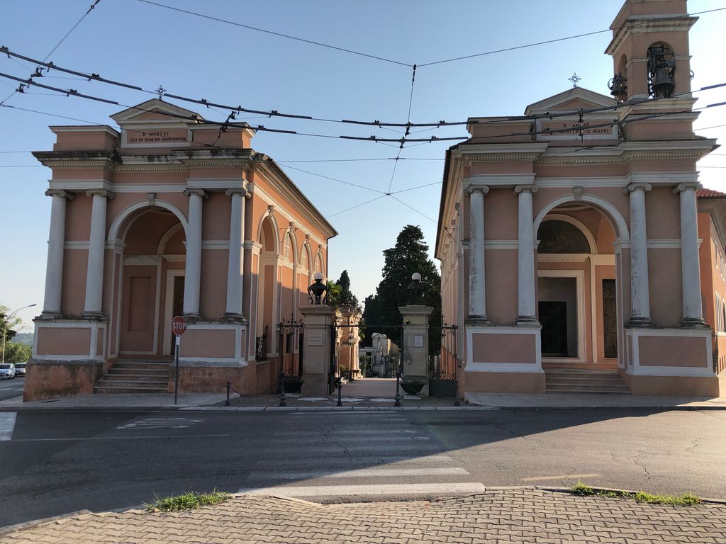Immagine raffigurante notizia - Cimitero, le novità sui contratti per gli operatori.