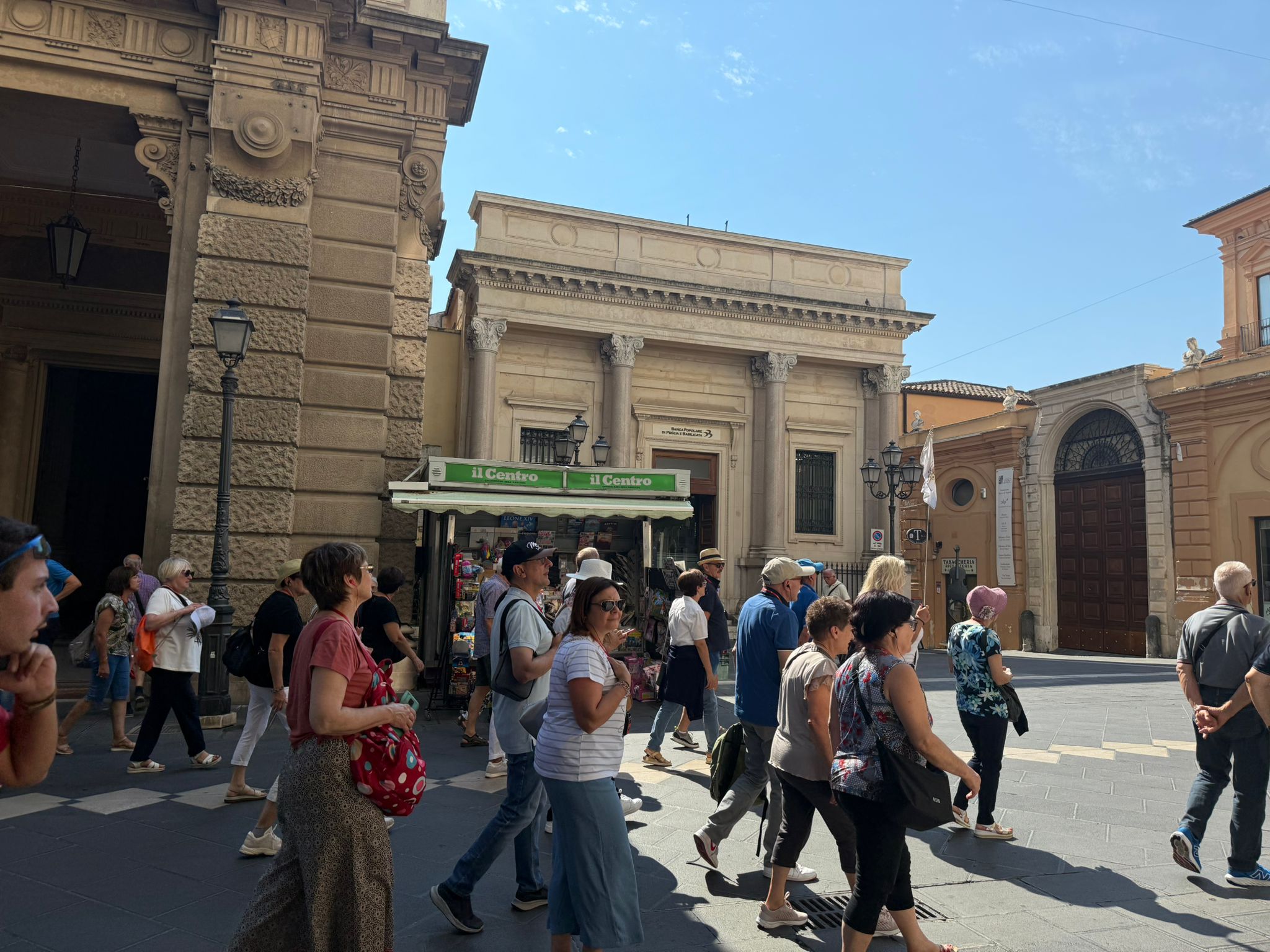 Immagine raffigurante notizia - Ferragosto a Chieti, l’invito del Sindaco Diego Ferrara e dell’Assessore al Commercio Manuel Pantalone al commercio