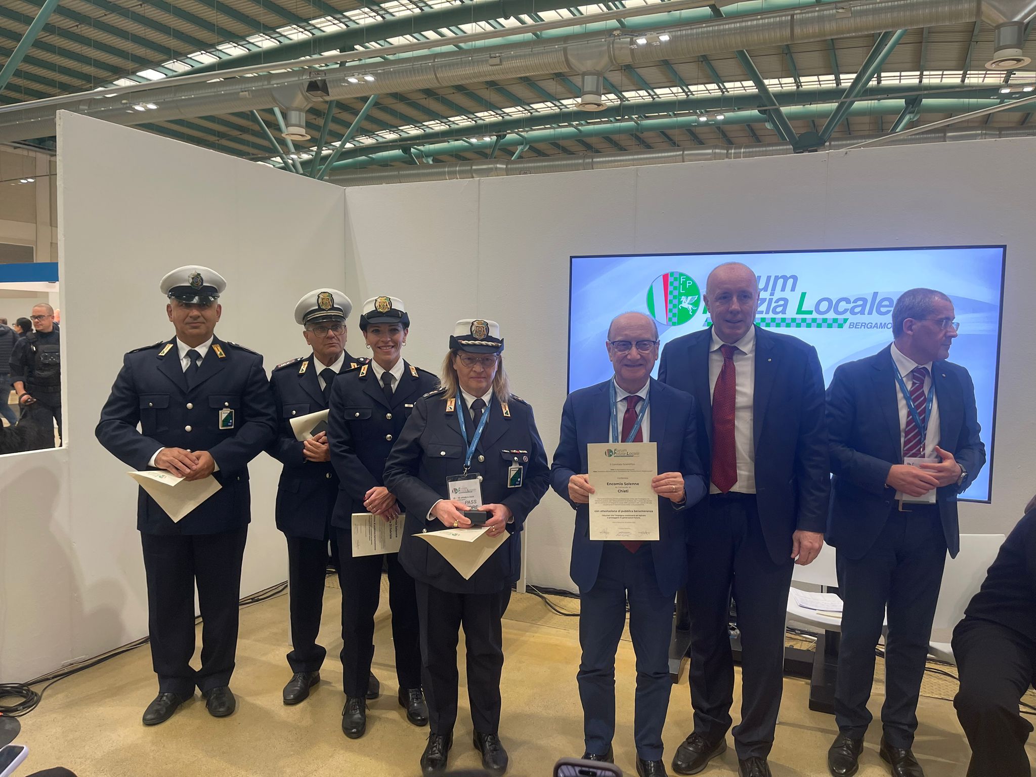Immagine raffigurante notizia - Premio nazionale al Comando di Polizia Locale di Chieti: riconoscimento al Forum di Bergamo.