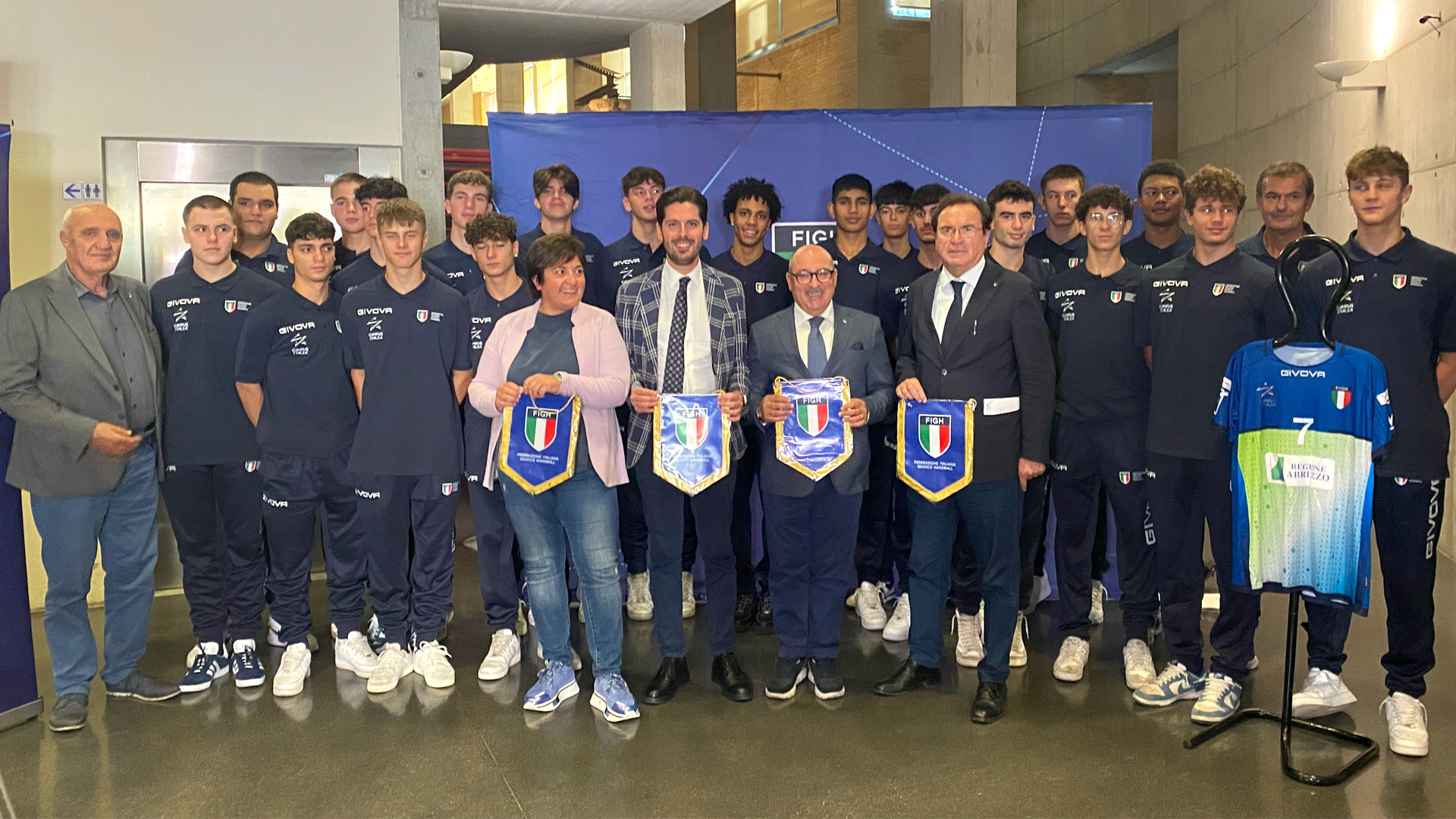 Immagine raffigurante notizia - Presentata la nuova stagione ella pallamano azzurra