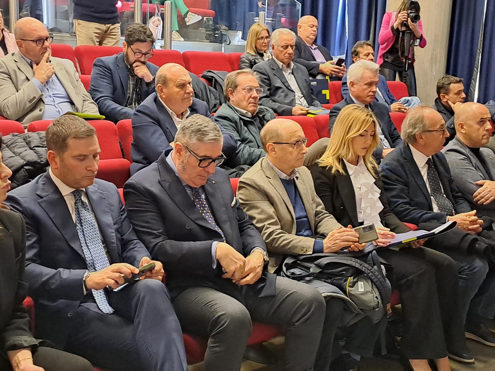 Immagine raffigurante notizia - Roma-Pescara, il Comune alla presentazione del dibattito pubblico per il lotto zero